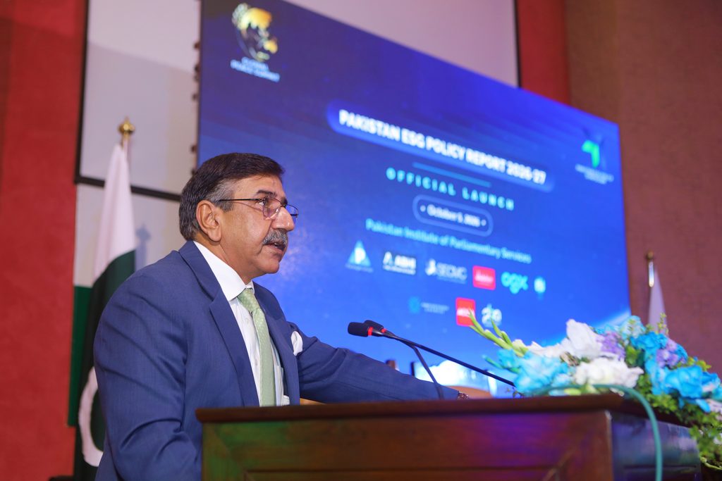 Lt. General Omar Mahmood Hayat (Retd.) addressing the audience at the Pakistan ESG Policy Report launch event at PIPS.